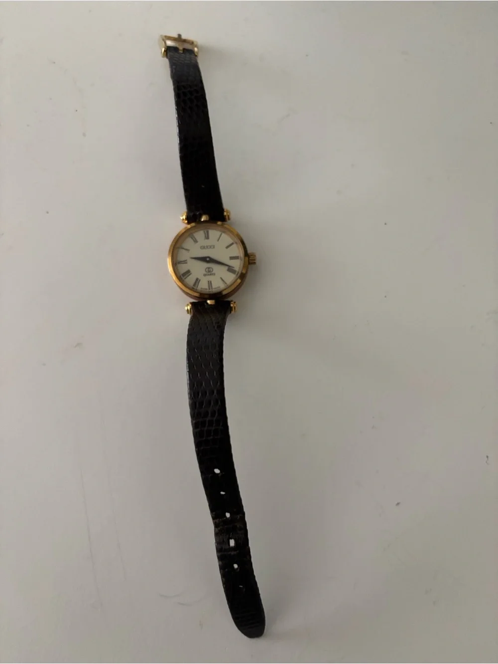 Authentic vintage Gucci 2000M unisex 80s stacked case watch